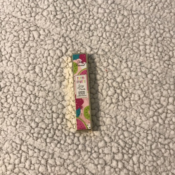 Brand new two faced lip gloss💄💓 - Picture 1 of 4